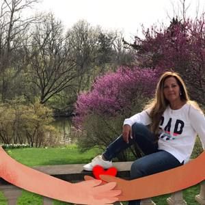 Meet your Posher, Mounira